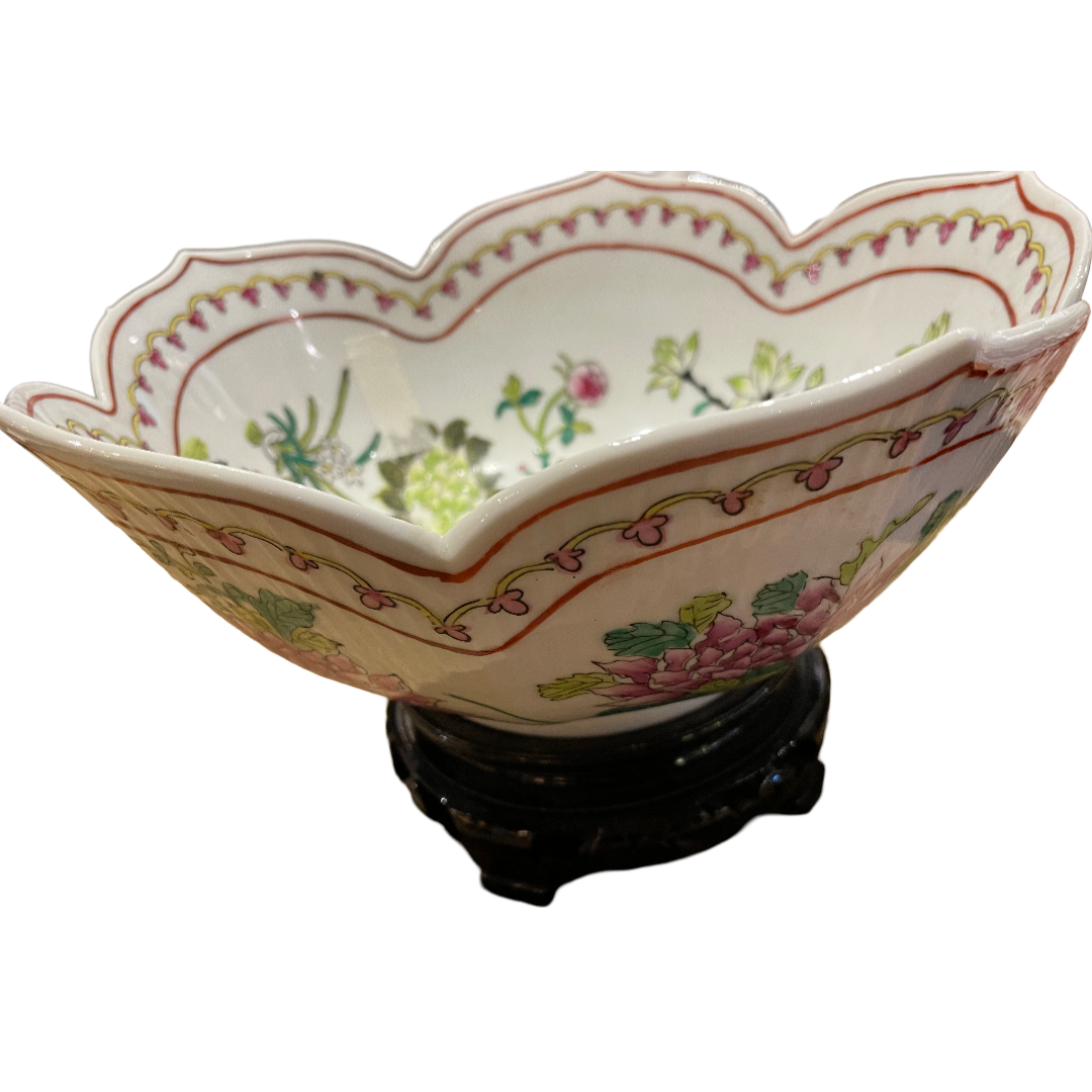 Chinese Porcelain Bowl with Stand, w/ Scalloped Edge