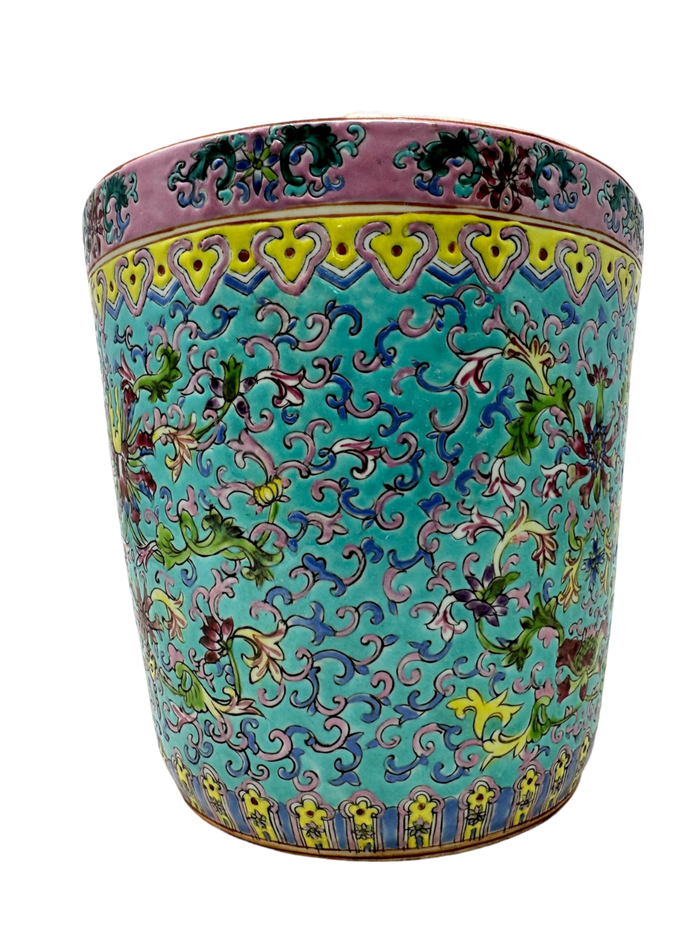 Vintage Chinese Famille rose 8" planter