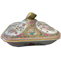 Rose Medallion Covered rectangular Casserole
