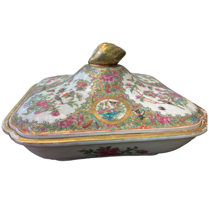 Rose Medallion Covered rectangular Casserole